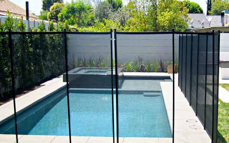 China Safety Folding Mesh Removable Pool Safety Fence